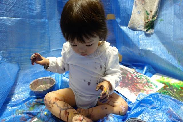 子どもとアート フィンガーペインティングを家にあるもので始めてみよう Chiik チーク 乳幼児 小学生までの知育 教育メディア