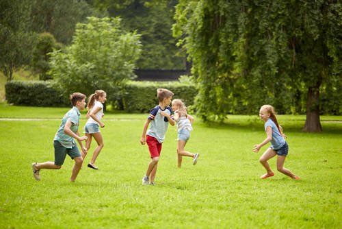 子どもと一緒に走り回ろう 鬼ごっこのバリエーション5つ Chiik チーク 乳幼児 小学生までの知育 教育メディア