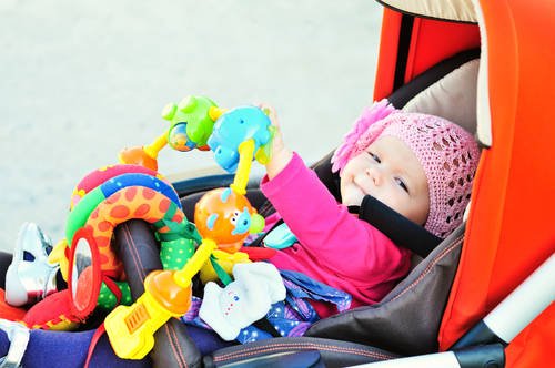 ベビーカー用のおもちゃ10選 赤ちゃんのご機嫌をキープ Chiik