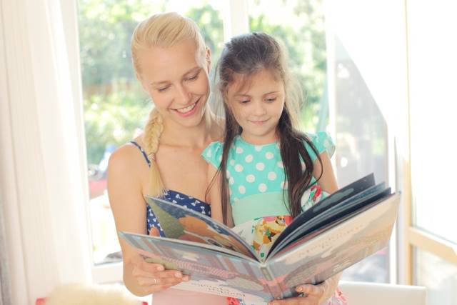 絵本と動画のセットで楽しむ英語童謡 マザーグース 3選 Chiik チーク 乳幼児 小学生までの知育 教育メディア