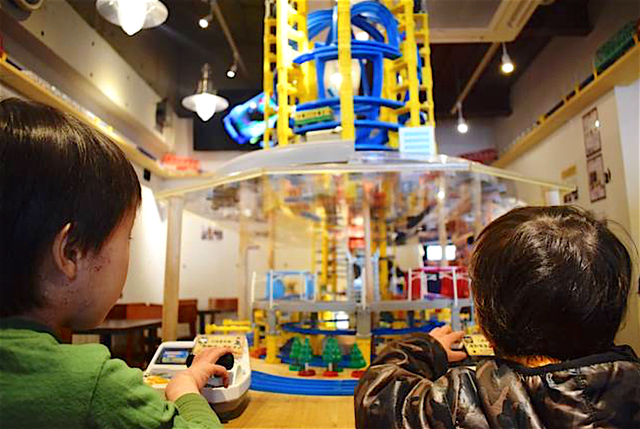 東京 荒川区 プラレールが走るカフェ子鉄 は親子で楽しい Chiik チーク 乳幼児 小学生までの知育 教育メディア