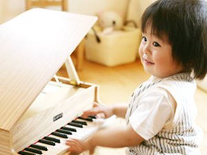 ミニピアノはカワイがおすすめ おもちゃでも本格的 人気の商品も紹介 Chiik チーク 乳幼児 小学生までの知育 教育メディア