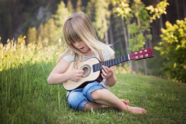 無料の写真: 人, 人間, 子, 女の子, ブロンド, ギター, 音楽を - Pixabayの無料画像 - 822803 (4849)