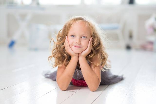 無料の写真: 女の子, 嘘, 若いです, ルーム, ホワイト, かわいい, 幸せ - Pixabayの無料画像 - 511883 (12928)