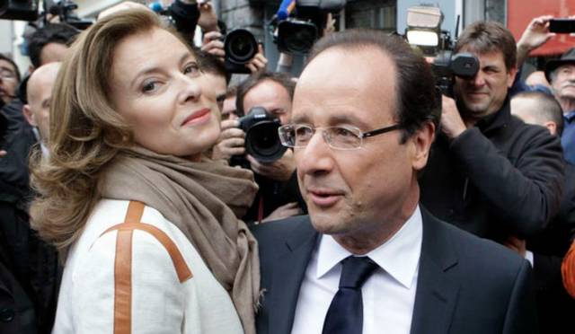 François Hollande et Valérie Trierweiler - Staragora (30330)