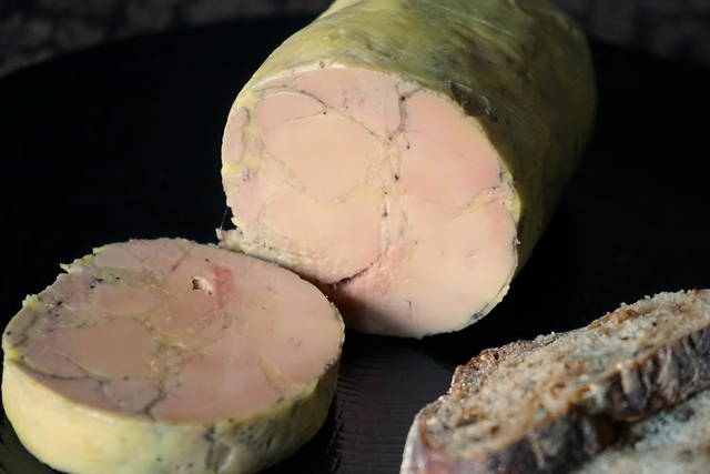 Entrées de foie gras pour votre repas de Noël - Recettes d'entrées et mises en bouche (amuses bouches) pour le réveillon (30707)