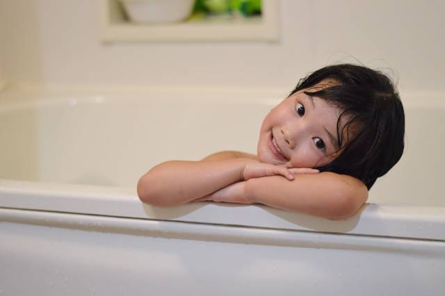 「子ども お風呂」に関する写真｜写真素材なら「写真AC」無料（フリー）ダウンロードOK (41847)