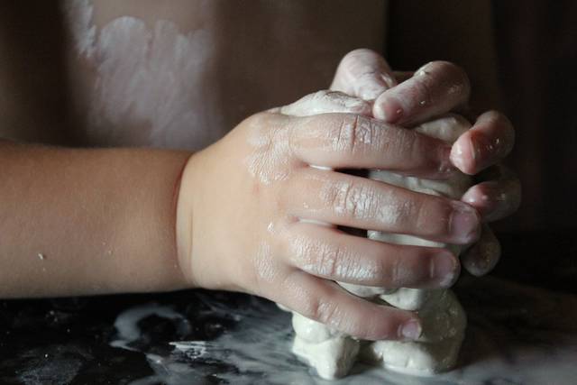 無料の写真: 手, 汚れ, 作ります, 子供, 幼稚園, 粘土, 形状, 創造的です - Pixabayの無料画像 - 845269 (42653)