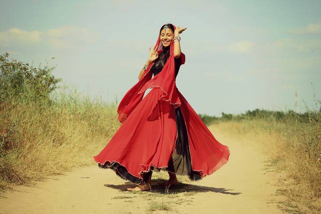 無料の写真: 女の子, インド, ダンス, 赤, オリエンタル, モーション, 美容 - Pixabayの無料画像 - 1505407 (49724)