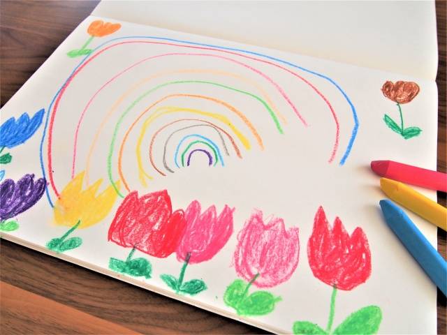 子供の描いた絵（虹とチューリップ）｜写真素材なら「写真AC」無料（フリー）ダウンロードOK (73018)