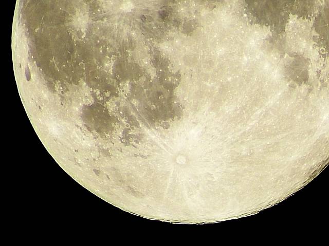 満月（月齢14.9）｜写真素材なら「写真AC」無料（フリー）ダウンロードOK (77406)