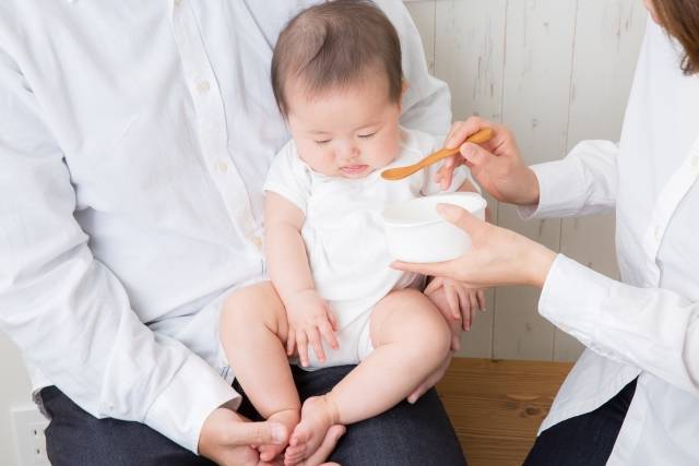 離乳食を食べない赤ちゃん｜写真素材なら「写真AC」無料（フリー）ダウンロードOK (79822)