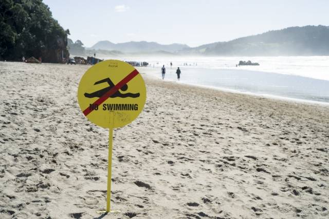 遊泳禁止｜写真素材なら「写真AC」無料（フリー）ダウンロードOK (93702)