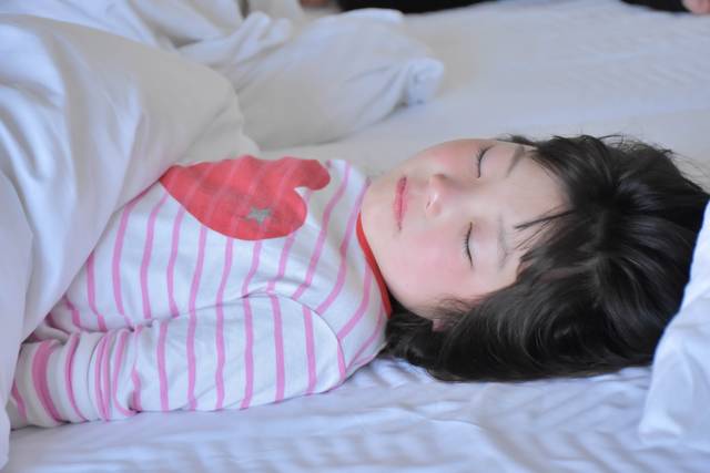 すやすや眠る子供｜写真素材なら「写真AC」無料（フリー）ダウンロードOK (107394)