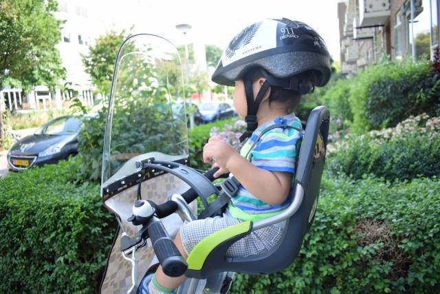 子ども乗せ自転車フロントシート｜写真素材なら「写真AC」無料（フリー）ダウンロードOK (111173)