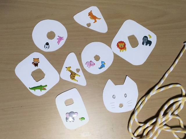 ひも通し の簡単な作り方 100均材料で手作りおもちゃ Chiik チーク 乳幼児 小学生までの知育 教育メディア