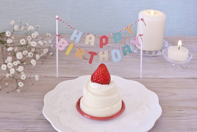 お誕生日に使える英語のフレーズ Happy Birthday 以外の表現とは Chiik チーク 乳幼児 小学生までの知育 教育メディア