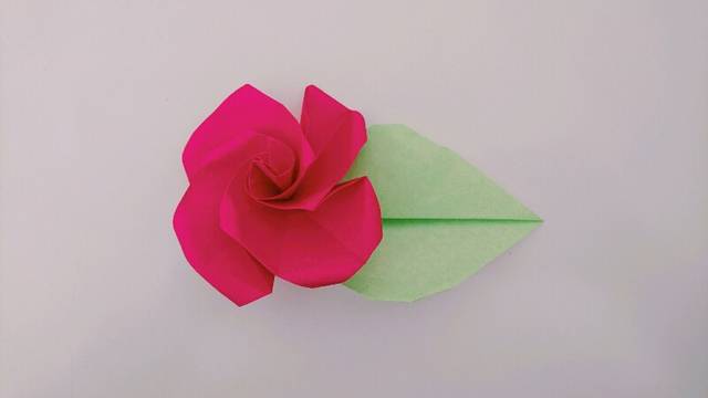 子どもが1分でできる簡単折り紙シリーズ かわいいバラを折り紙で作ろう Chiik