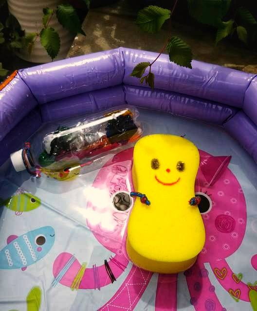 保育士が教える 水遊びおもちゃ スポンジくん きらぷかボート の作り方 Chiik