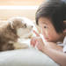 犬と戯れる子どもが見たい！飼いやすい犬種と飼うときの注意点 - Chiik! - 3分で読める知育マガジン -